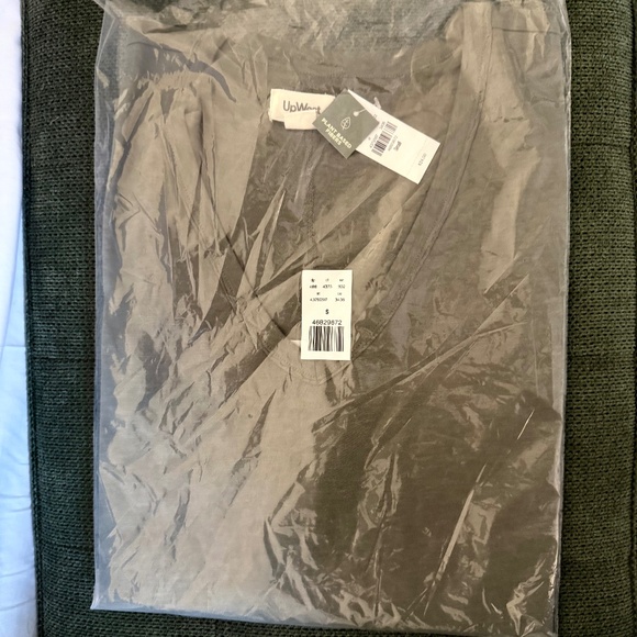 🌿 Easy V-Neck Tank | UpWest | Deep Lichen Green | NWT (Size S) - Picture 6 of 6